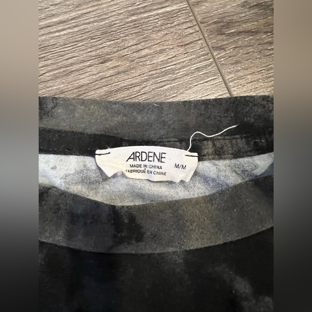 Cropped Tee - Picture 2 of 3